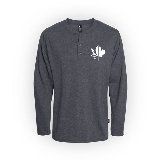 Image du t-shirt gris manches longues avec boutons arborant le logo CanEmpire. Ce chandail fabriqué au Canada à partir d'un tissu composé de 50% polyester recyclé & 50% coton biologique fait partie de la merch de CanEmpire.