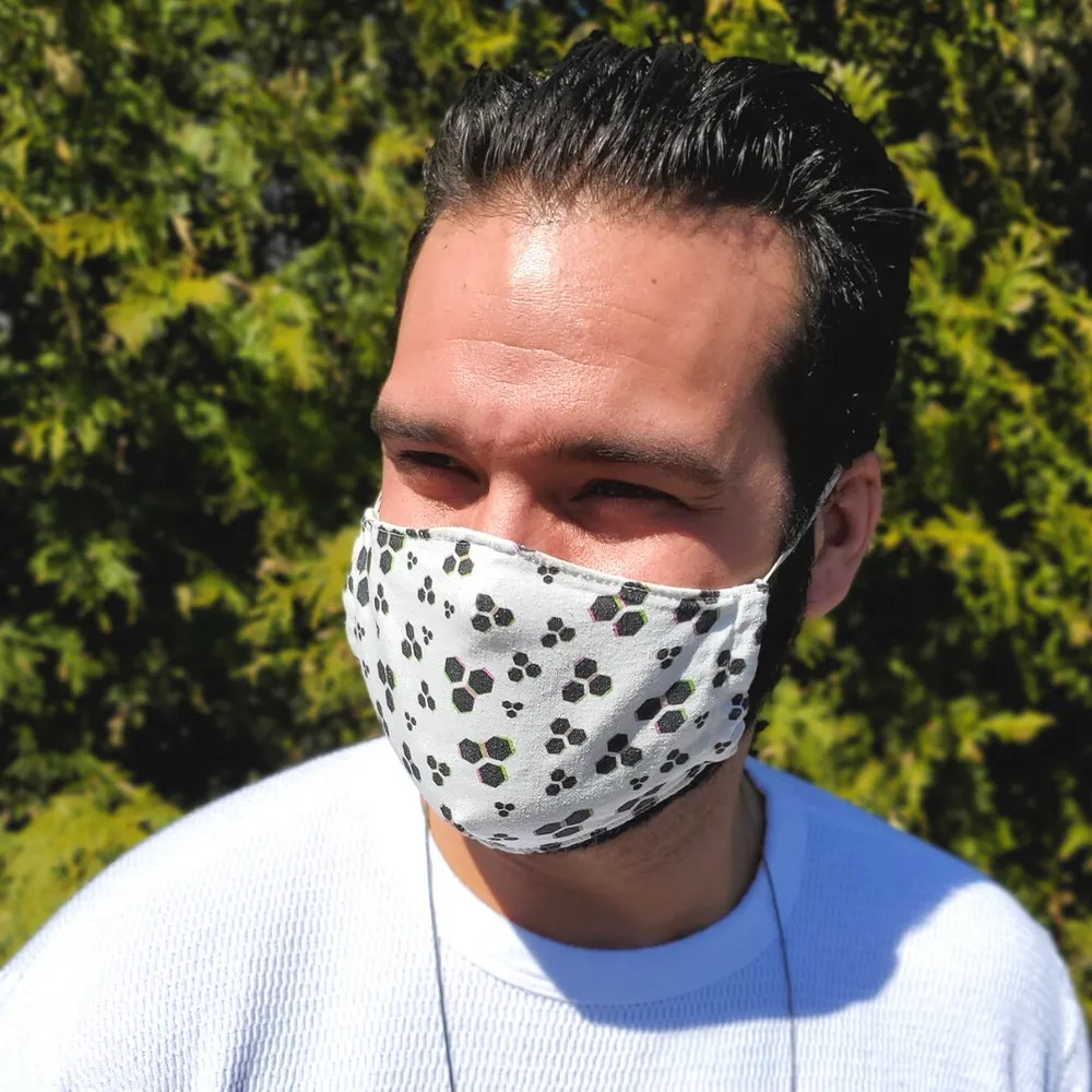 Reusable protective mask made of hemp